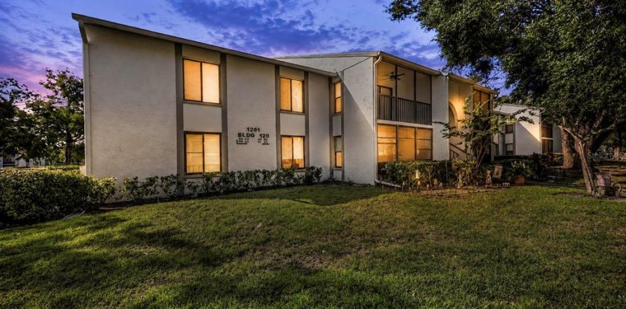 Condominio en Tarpon Springs, Florida, 3 dormitorios  № 2196497