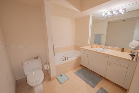 Condo in Aventura, Florida, 1 bedroom  № 1969889 - photo 3