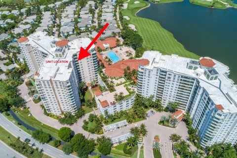 Condo in Aventura, Florida, 1 bedroom  № 1969889 - photo 16