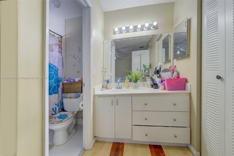 Condominio en venta en Miami, Florida, 2 dormitorios, 98.48 m2 № 1940958 - foto 10