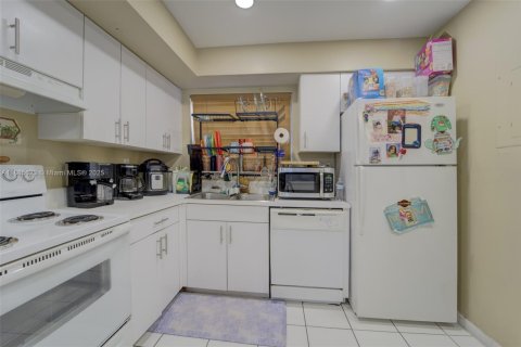 Condominio en venta en Miami, Florida, 2 dormitorios, 98.48 m2 № 1940958 - foto 6