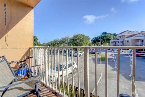 Condominio en venta en Miami, Florida, 2 dormitorios, 98.48 m2 № 1940958 - foto 9
