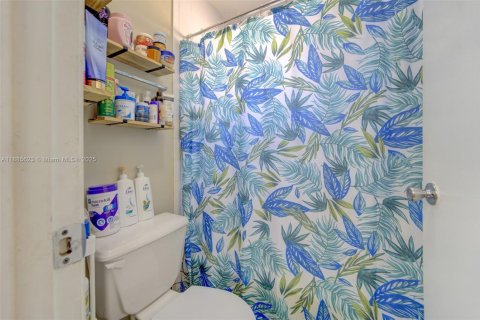 Condominio en venta en Miami, Florida, 2 dormitorios, 98.48 m2 № 1940958 - foto 17
