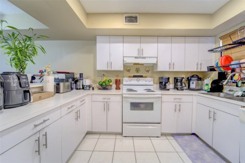 Condominio en venta en Miami, Florida, 2 dormitorios, 98.48 m2 № 1940958 - foto 5