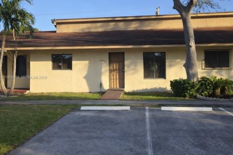 House in Homestead, Florida 3 bedrooms, 105.91 sq.m. № 2020022 - photo 2