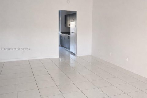 House in Homestead, Florida 3 bedrooms, 105.91 sq.m. № 2020022 - photo 5