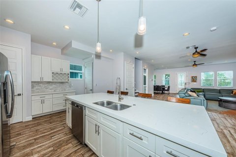 Villa ou maison à vendre à Saint Petersburg, Floride: 4 chambres, 275.92 m2 № 2266788 - photo 17