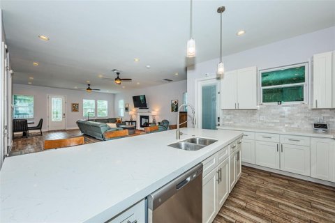 Villa ou maison à vendre à Saint Petersburg, Floride: 4 chambres, 275.92 m2 № 2266788 - photo 16