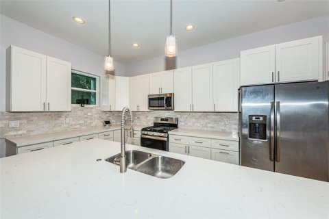 Villa ou maison à vendre à Saint Petersburg, Floride: 4 chambres, 275.92 m2 № 2266788 - photo 18