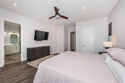 Villa ou maison à vendre à Saint Petersburg, Floride: 4 chambres, 275.92 m2 № 2266788 - photo 21