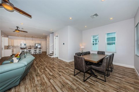 Villa ou maison à vendre à Saint Petersburg, Floride: 4 chambres, 275.92 m2 № 2266788 - photo 7
