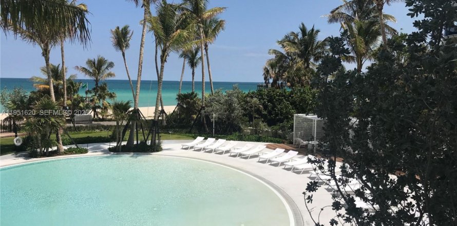Condominio en Sunny Isles Beach, Florida, 1 dormitorio  № 2006453