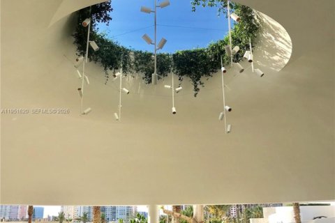 Condominio en venta en Sunny Isles Beach, Florida, 1 dormitorio, 104.52 m2 № 2006453 - foto 3