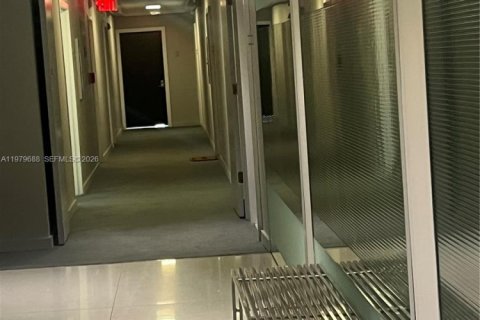 Снять в аренду кондоминиум в Авентура, Флорида 2 спальни, 105.72м2, № 2049296 - фото 23