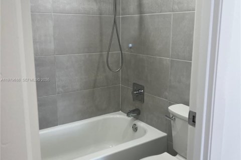 Снять в аренду кондоминиум в Авентура, Флорида 2 спальни, 105.72м2, № 2049296 - фото 7