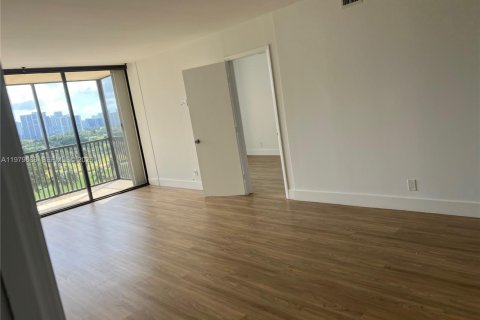 Снять в аренду кондоминиум в Авентура, Флорида 2 спальни, 105.72м2, № 2049296 - фото 13