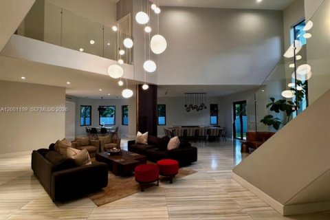 House in Miami, Florida 5 bedrooms, 421.78 sq.m. № 2067797 - photo 19