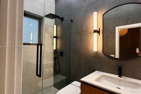 House in Miami, Florida 5 bedrooms, 421.78 sq.m. № 2067797 - photo 29