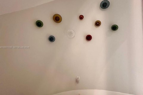 House in Miami, Florida 5 bedrooms, 421.78 sq.m. № 2067797 - photo 21