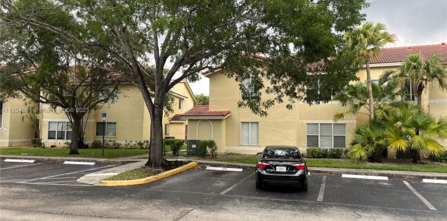 Condo in Plantation, Florida, 2 bedrooms № 1871986