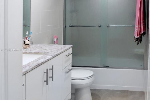 Copropriété à vendre à Miami, Floride: 1 chambre, 74.41 m2 № 1979535 - photo 10