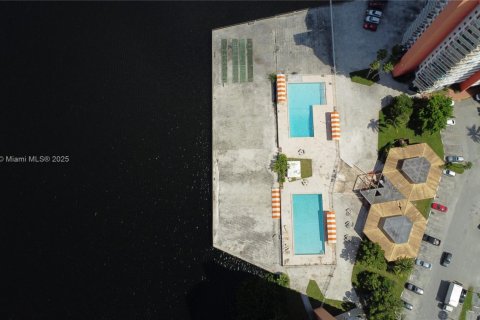 Copropriété à vendre à Miami, Floride: 1 chambre, 74.41 m2 № 1979535 - photo 20