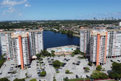 Copropriété à vendre à Miami, Floride: 1 chambre, 74.41 m2 № 1979535 - photo 17