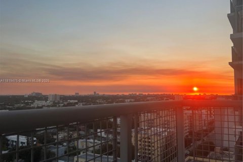 Copropriété à louer à Miami, Floride: 2 chambres, 93.74 m2 № 1937498 - photo 7