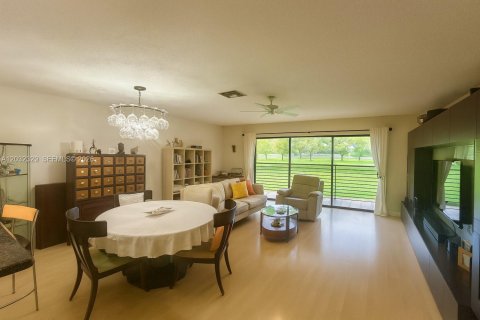 Condominio en Margate, Florida, 2 dormitorios  № 2084754