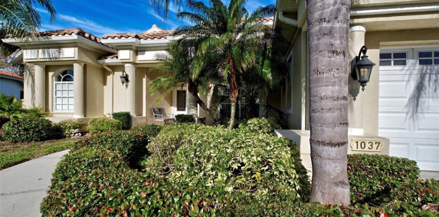 House in Venice, Florida 4 bedrooms, 224.45 sq.m. № 1666713