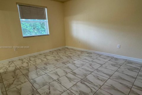 Touwnhouse à louer à Miami, Floride: 3 chambres, 167.13 m2 № 2337732 - photo 8