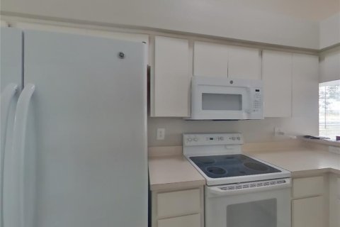 Casa en alquiler en Brandon, Florida, 3 dormitorios, 130.53 m2 № 1800478 - foto 8