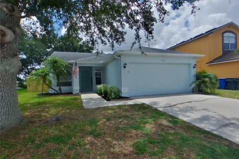 Casa en alquiler en Brandon, Florida, 3 dormitorios, 130.53 m2 № 1800478 - foto 1