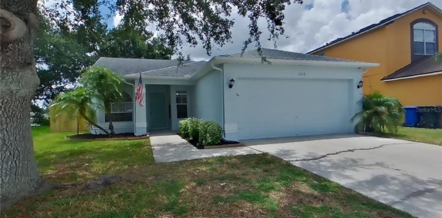 Casa en Brandon, Florida 3 dormitorios, 130.53 m2 № 1800478