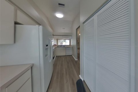 Casa en alquiler en Brandon, Florida, 3 dormitorios, 130.53 m2 № 1800478 - foto 6