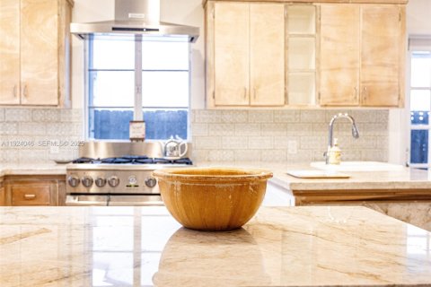 Купить виллу или дом в Серфсайд, Флорида 2 спальни, 136.1м2, № 1988313 - фото 9