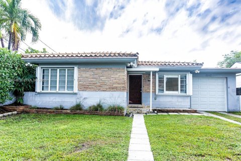 Купить виллу или дом в Серфсайд, Флорида 2 спальни, 136.1м2, № 1988313 - фото 1