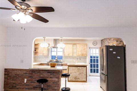 Купить виллу или дом в Серфсайд, Флорида 2 спальни, 136.1м2, № 1988313 - фото 6