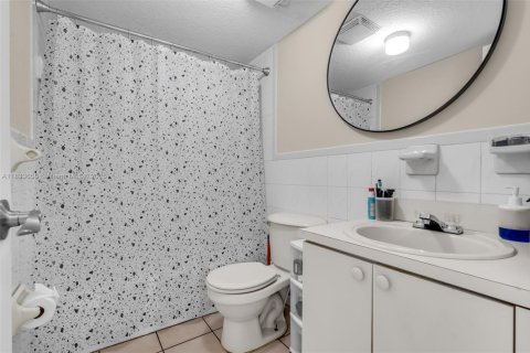 Condominio en venta en Hialeah, Florida, 2 dormitorios, 77.11 m2 № 1814551 - foto 10