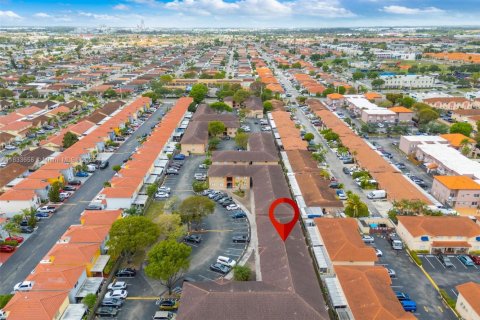 Condominio en venta en Hialeah, Florida, 2 dormitorios, 77.11 m2 № 1814551 - foto 20