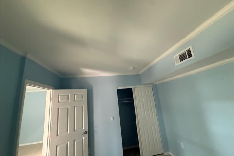 Condo in Madeira Beach, Florida, 1 bedroom № 2309091 - photo 18