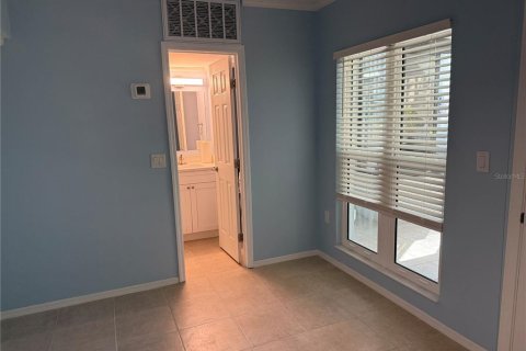 Condo in Madeira Beach, Florida, 1 bedroom № 2309091 - photo 21