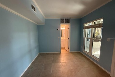 Condo in Madeira Beach, Florida, 1 bedroom № 2309091 - photo 20