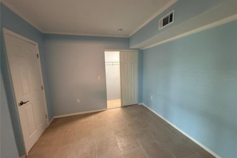 Condo in Madeira Beach, Florida, 1 bedroom № 2309091 - photo 23