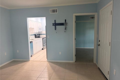 Condo in Madeira Beach, Florida, 1 bedroom № 2309091 - photo 10