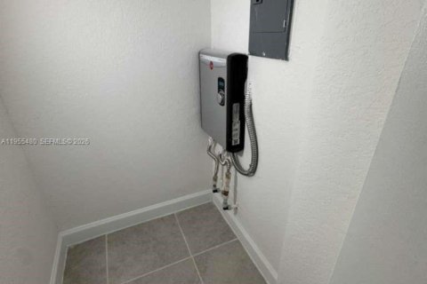 Adosado en alquiler en Homestead, Florida, 3 dormitorios, 149.76 m2 № 2011875 - foto 12