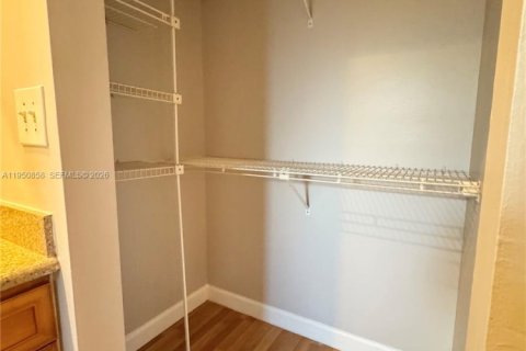 Touwnhouse à vendre à Margate, Floride: 2 chambres, 126.25 m2 № 2010010 - photo 16