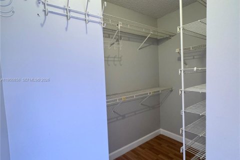 Touwnhouse à vendre à Margate, Floride: 2 chambres, 126.25 m2 № 2010010 - photo 11