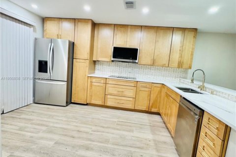 Adosado en venta en Margate, Florida, 2 dormitorios, 126.25 m2 № 2010010 - foto 18