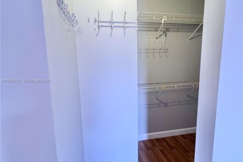 Touwnhouse à vendre à Margate, Floride: 2 chambres, 126.25 m2 № 2010010 - photo 12